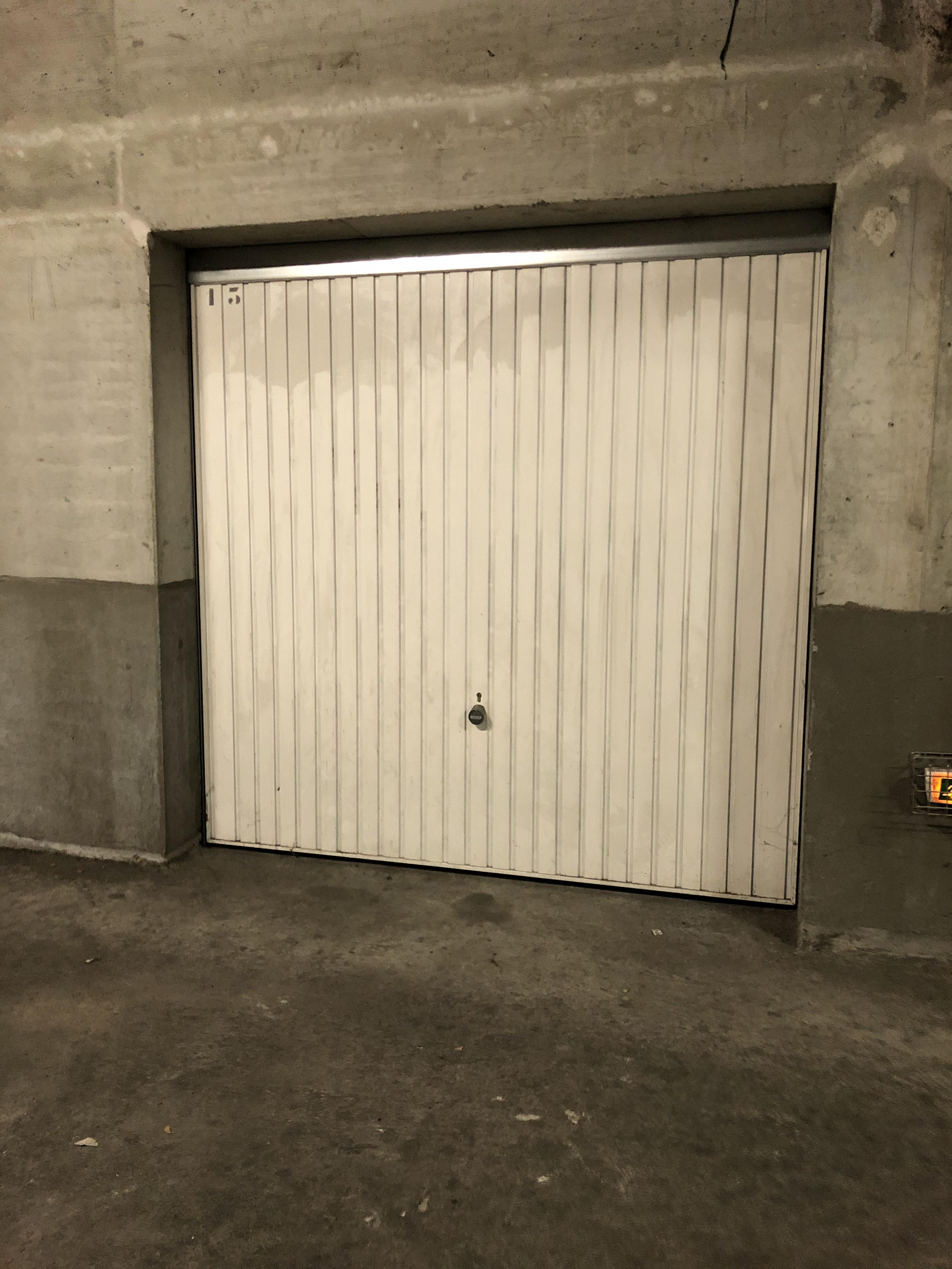 Garage fermé en sous-sol / Grenoble Nord