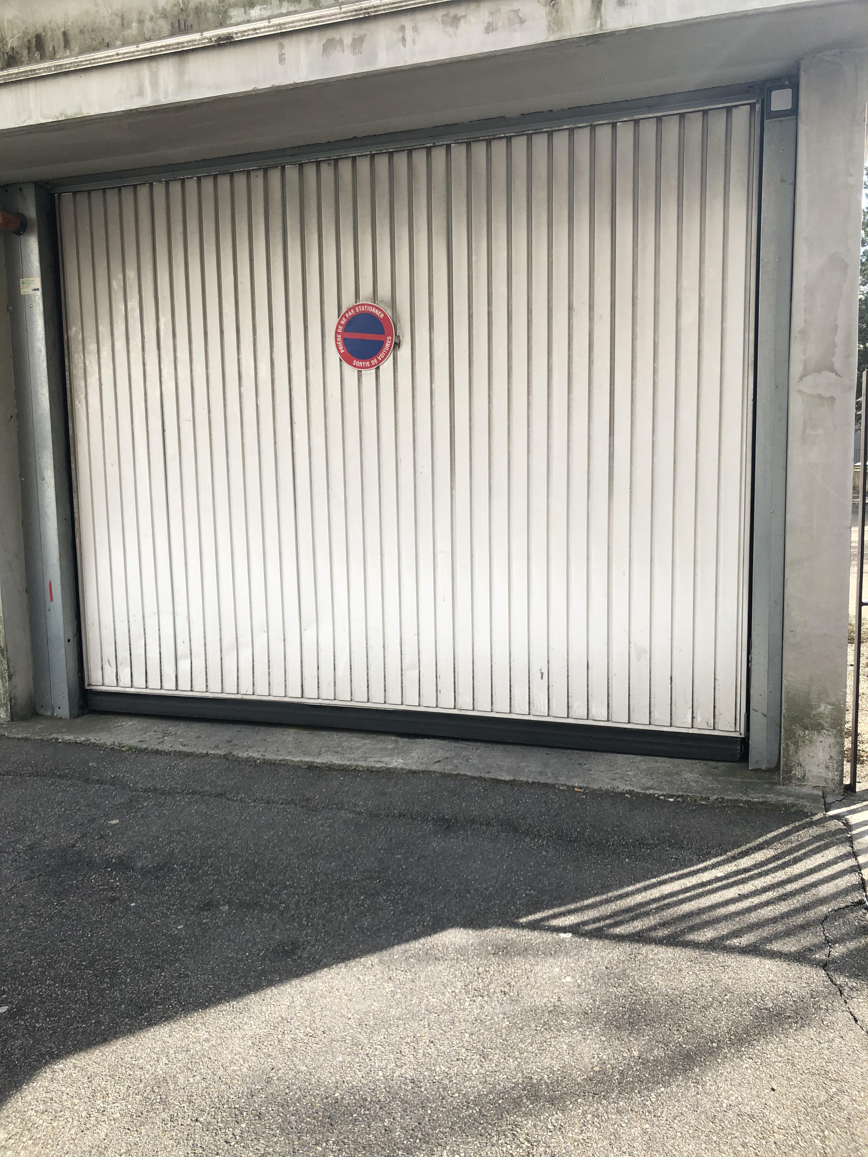 A louer : garage en sous-sol / Grenoble