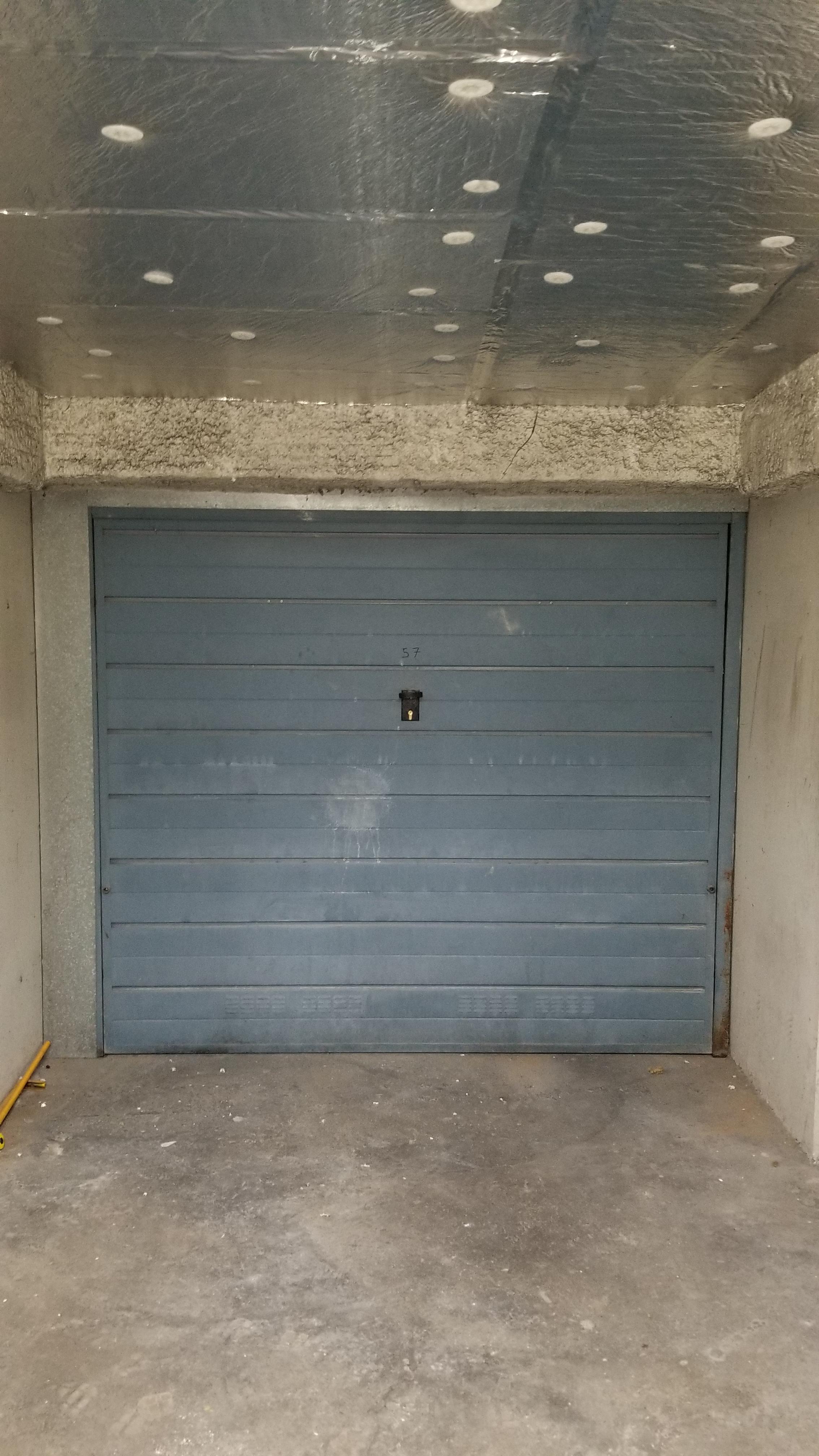 Garage fermé en sous-sol à Evreux
