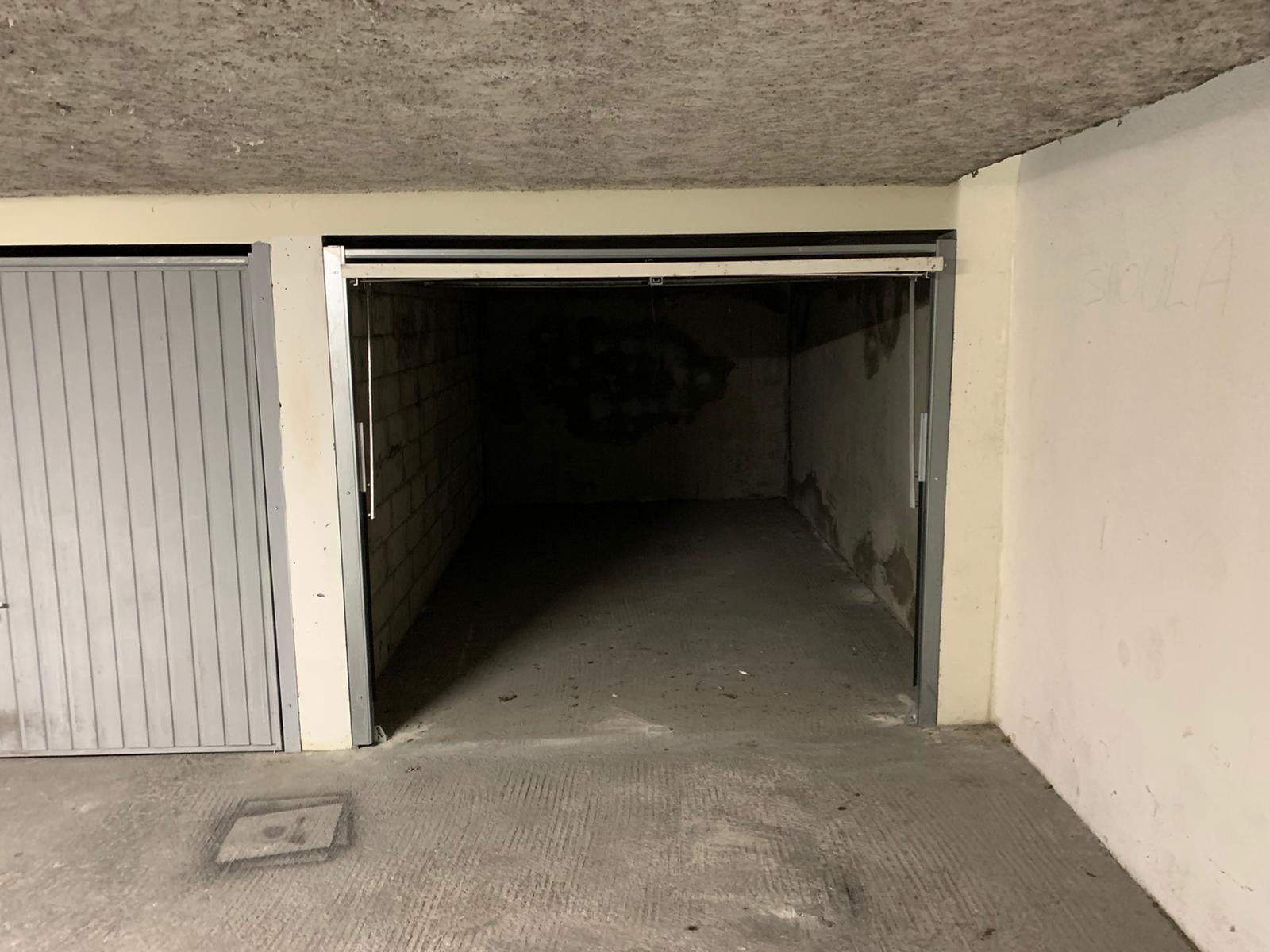 Petit garage fermé à louer / Barberaz