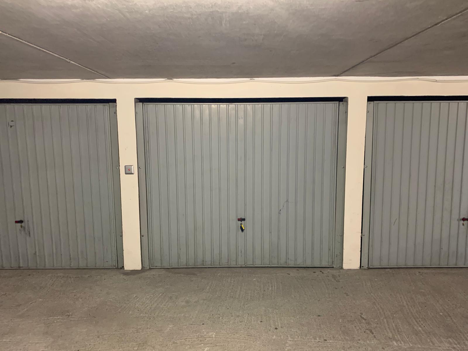 A louer Garage fermé de 12m²