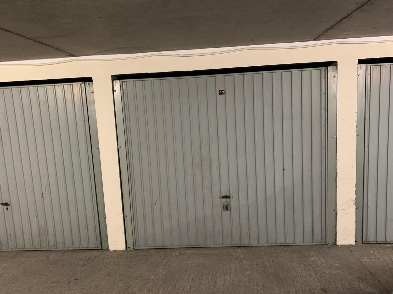 Location garage fermé en sous-sol