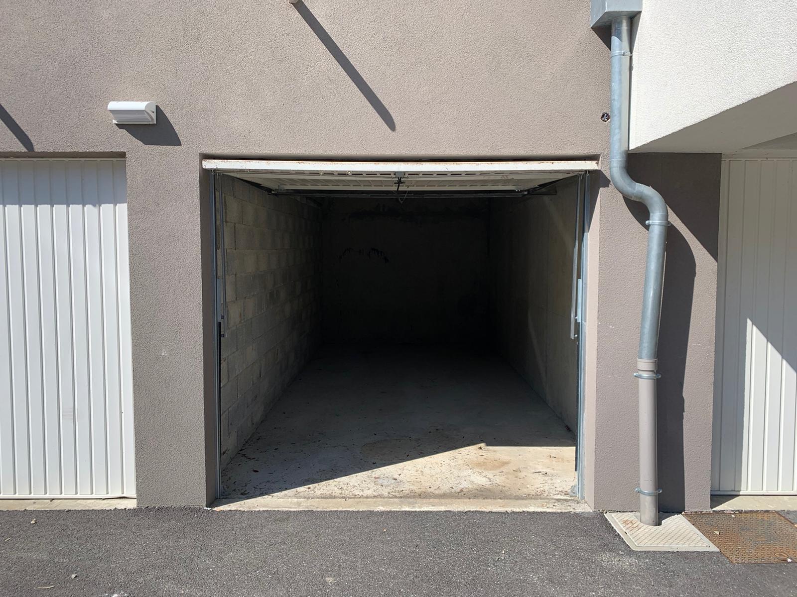 Location grand box RDC Chambéry