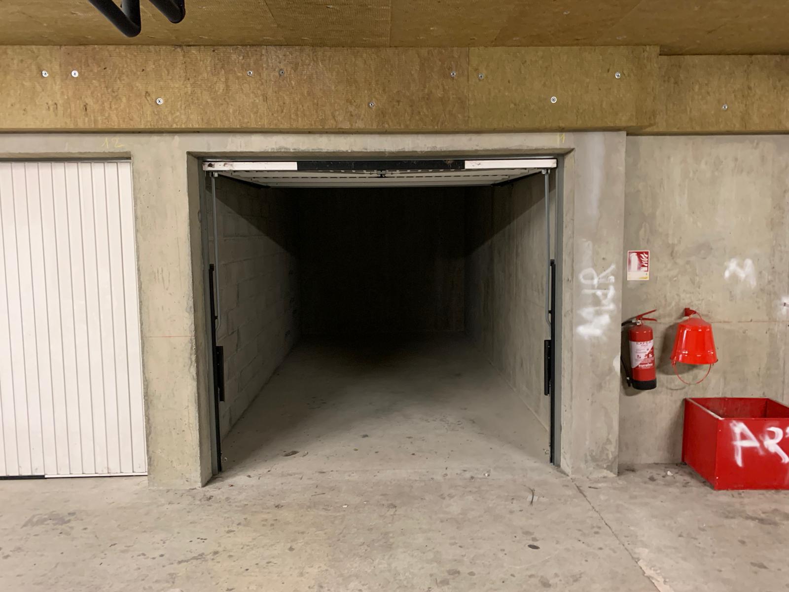 Garage de 14m² en location à Chambéry