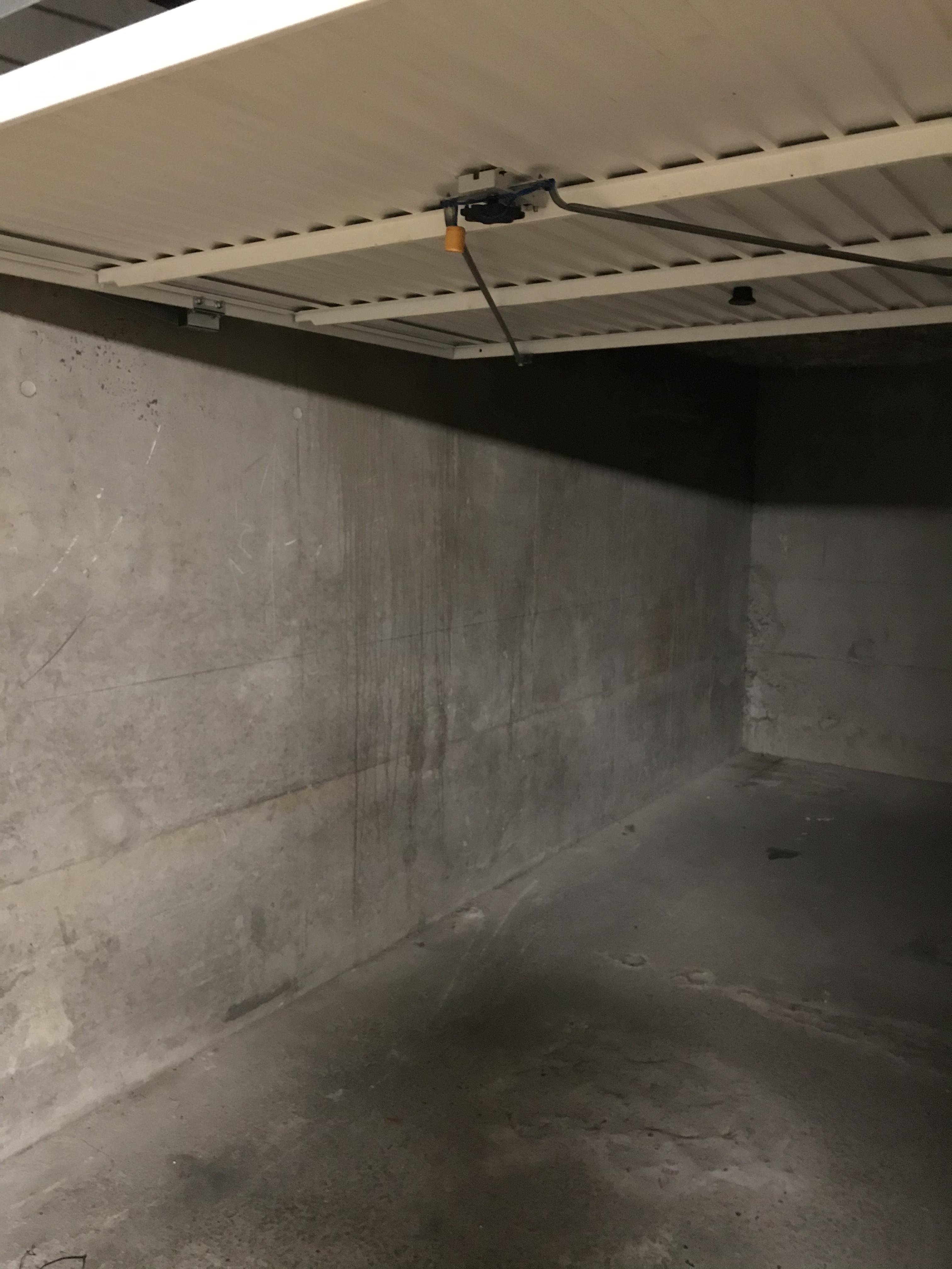 A louer : parking / garage