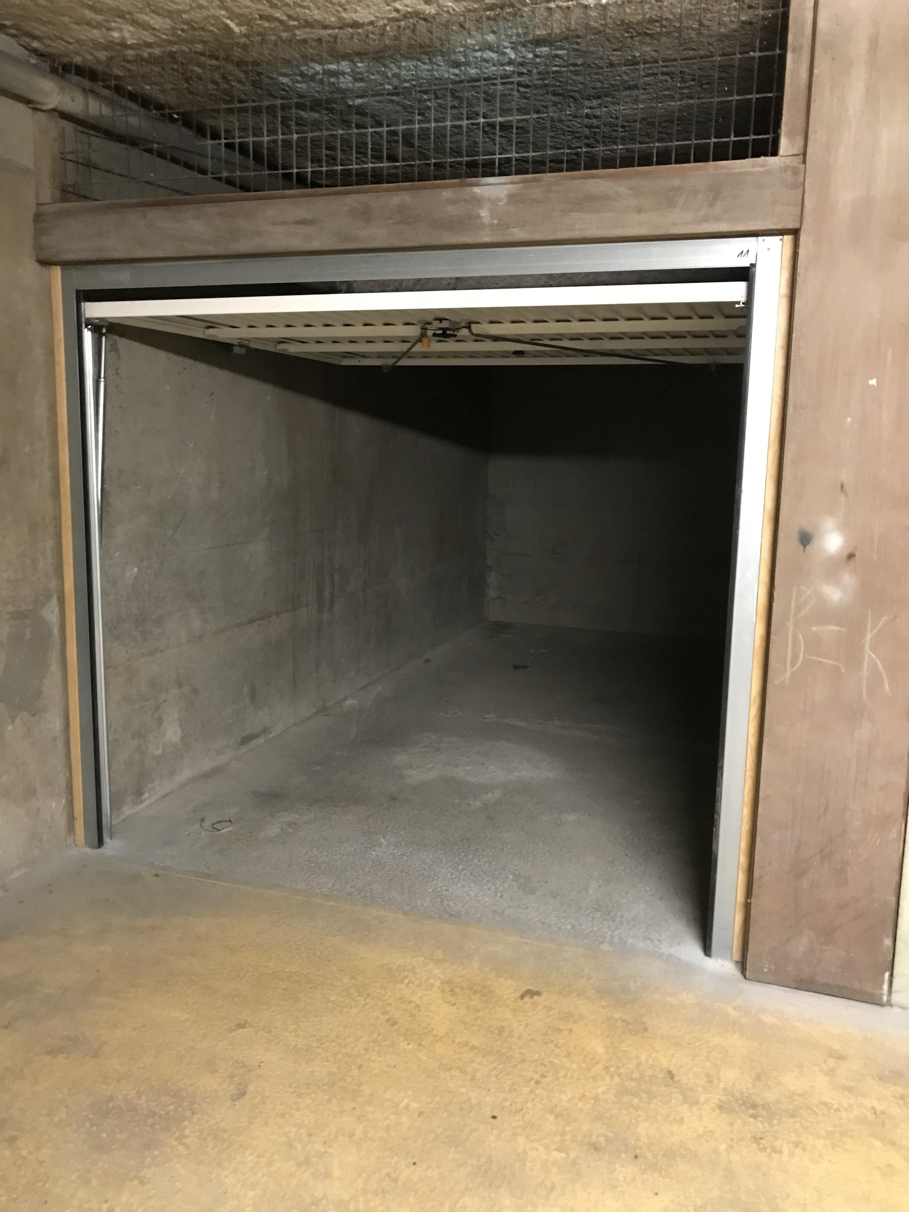 Garage 12m2 à louer entre Douai et Lens