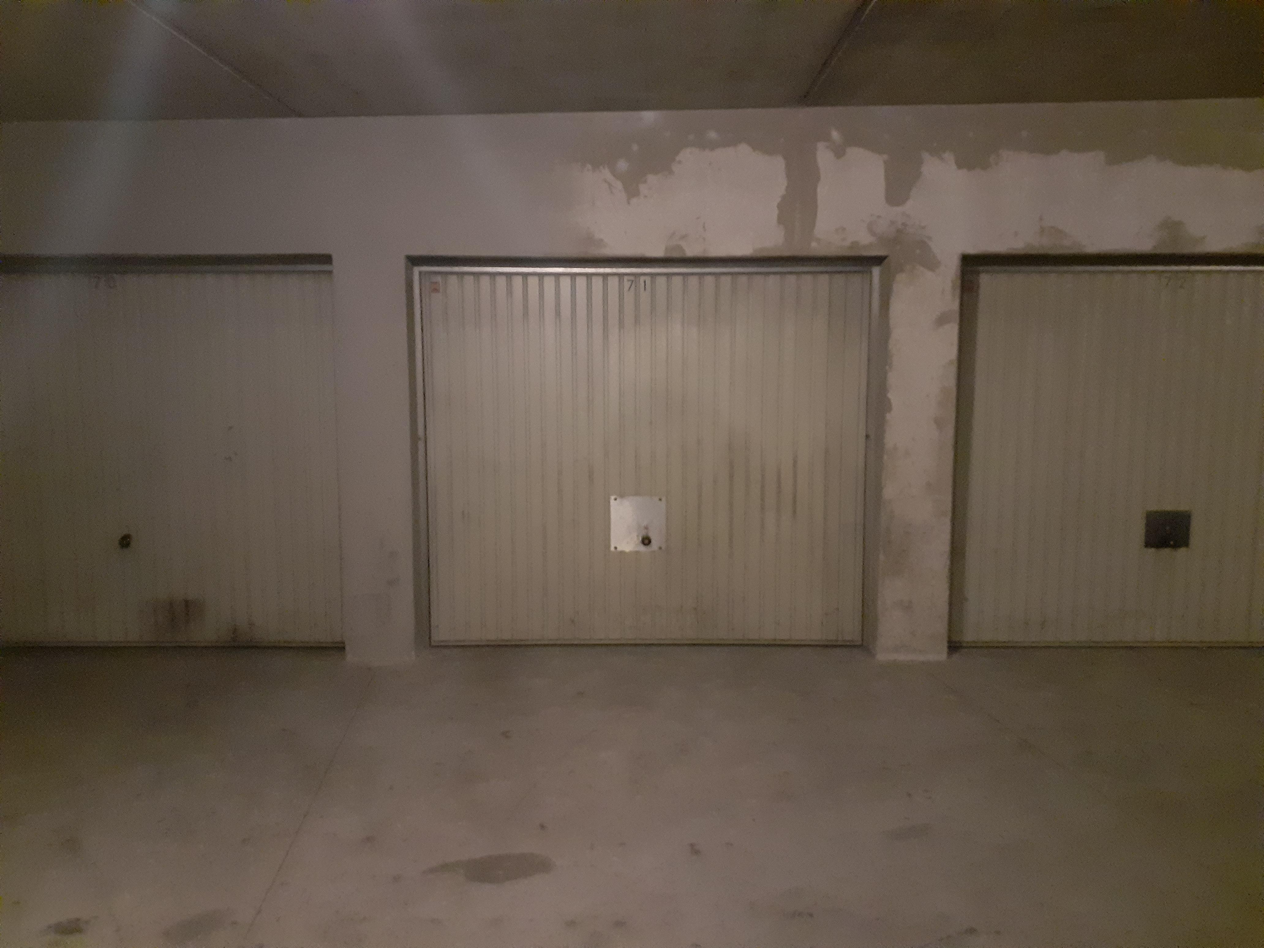 Garage de 13m² à louer à la Motte