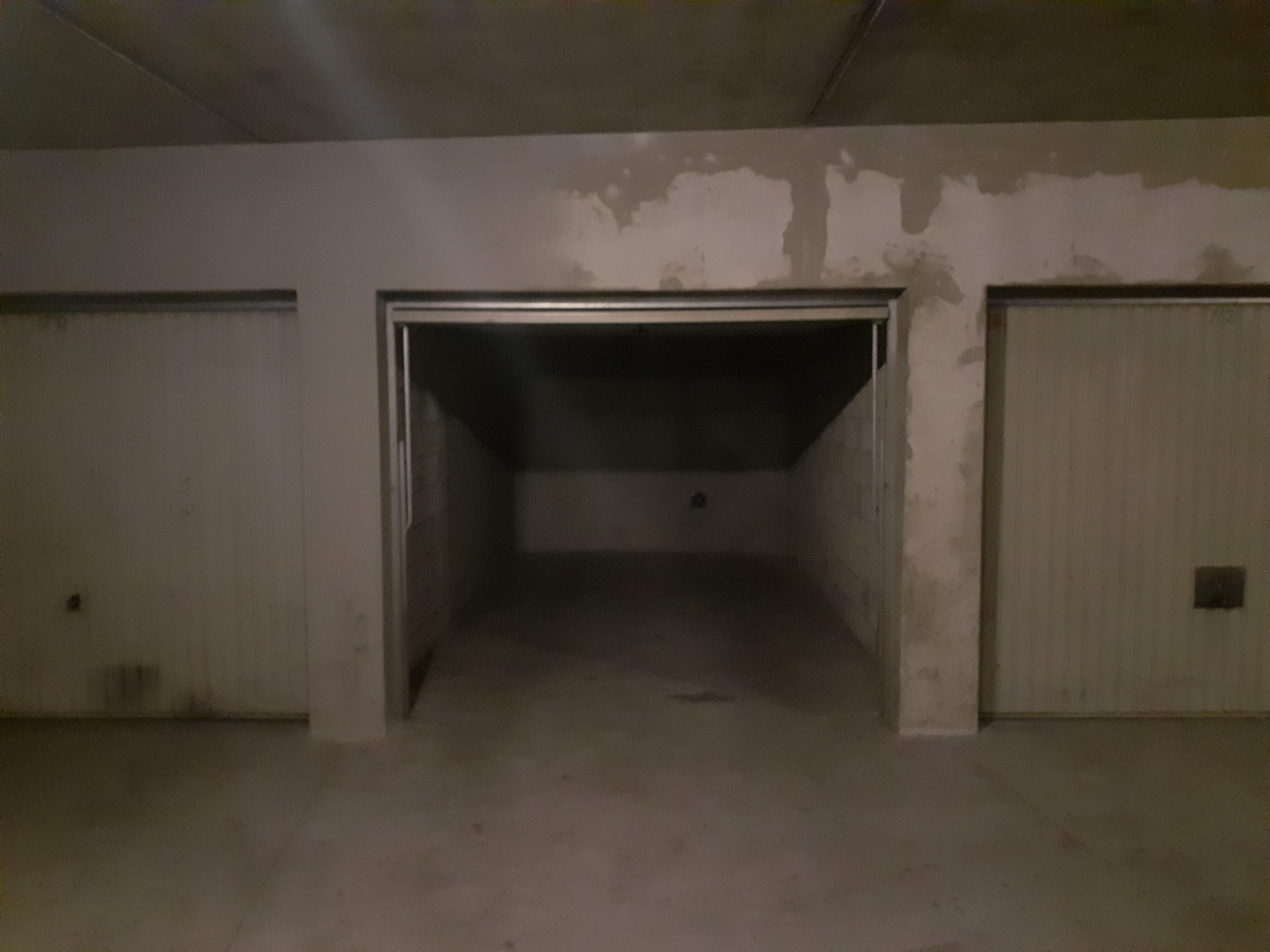 Garage de 13m² à louer à la Motte