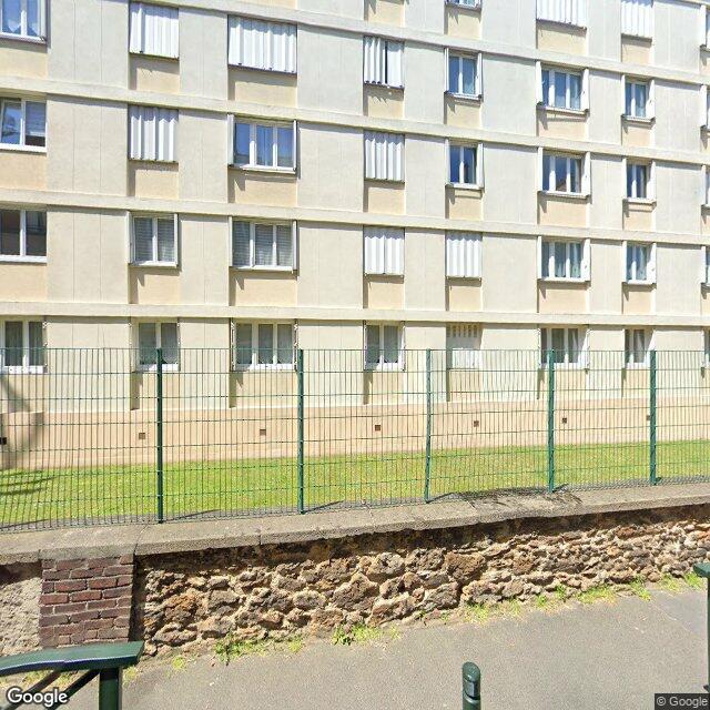Cave saine dans résidence sécurisée centre Nanterre