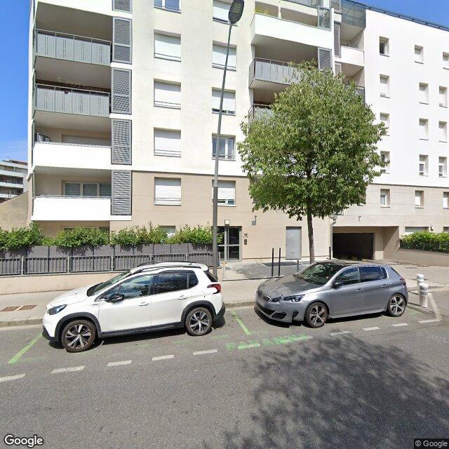 Location box fermé 13m2 à Annemasse