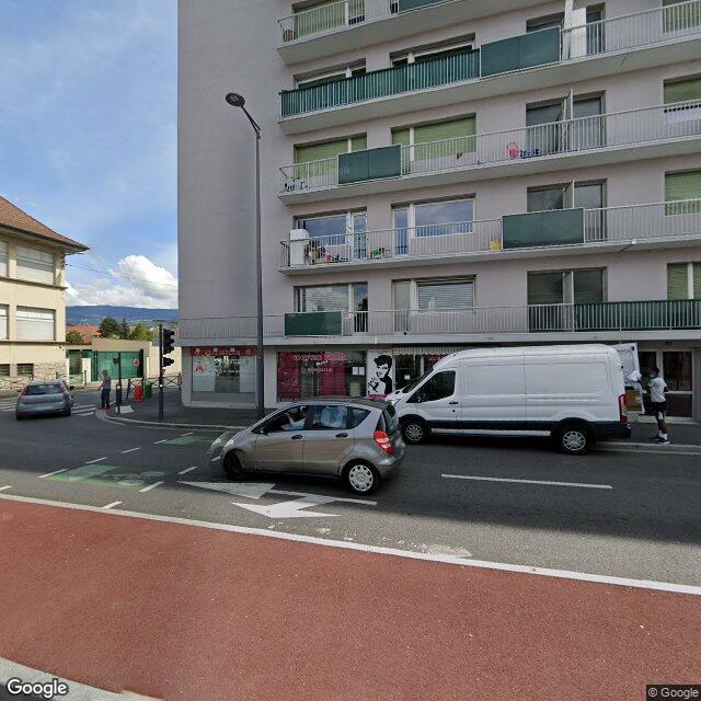 Location box fermé en sous-sol 14m2 à Annemasse