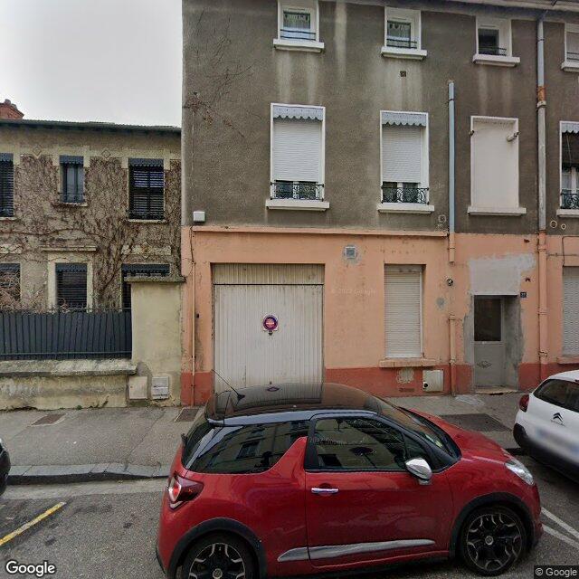 Cave en sous sol pour stockage