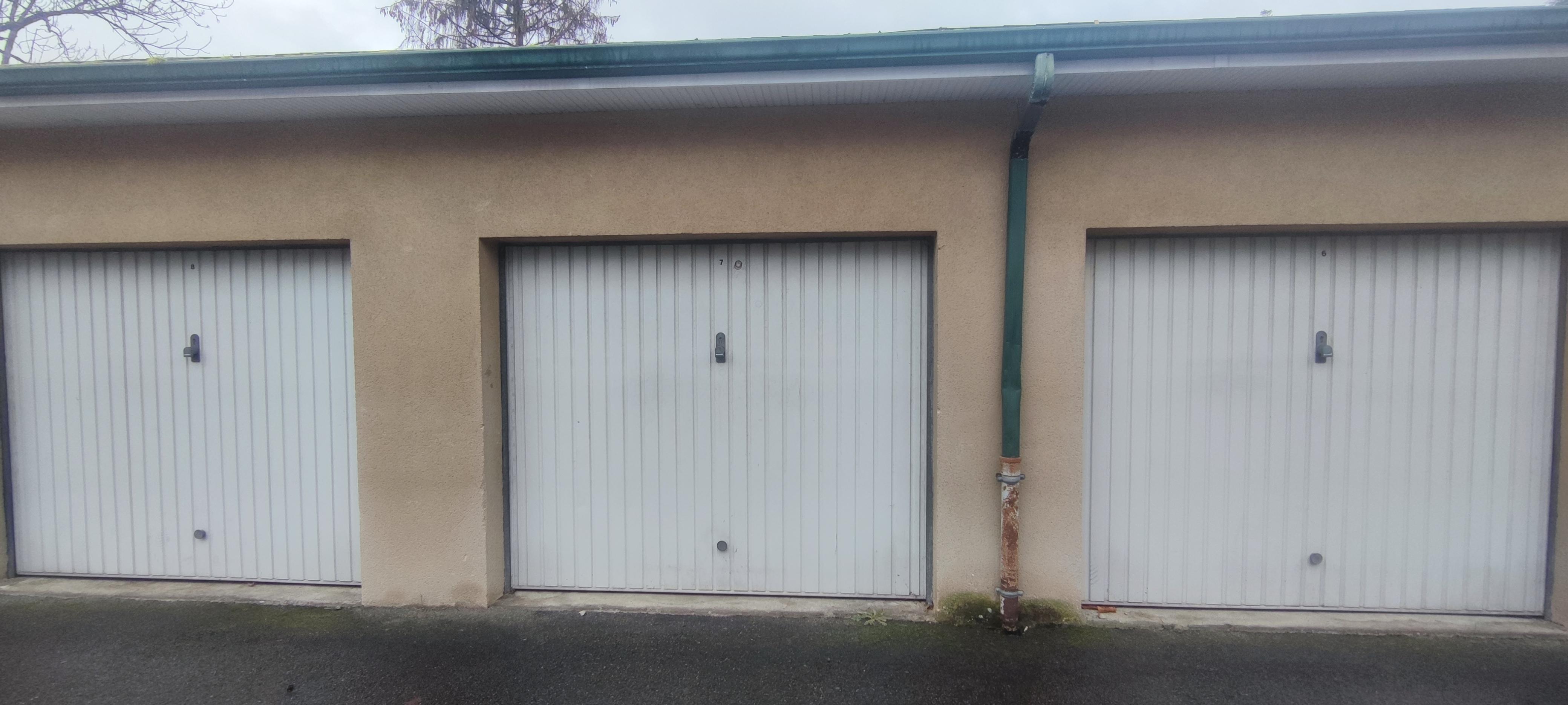 Garage/box de stockage de 17 m² à louer