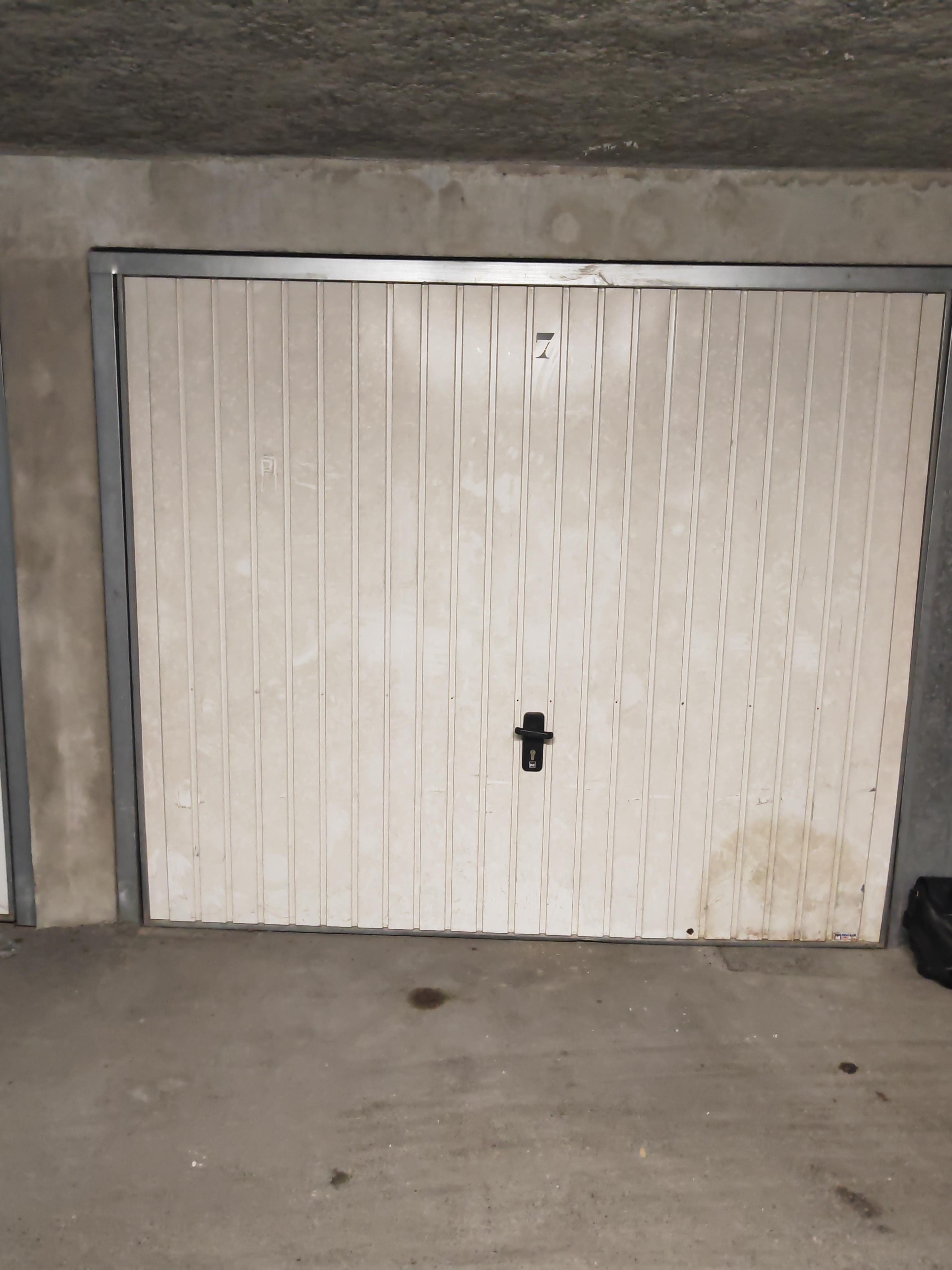 Garage à louer