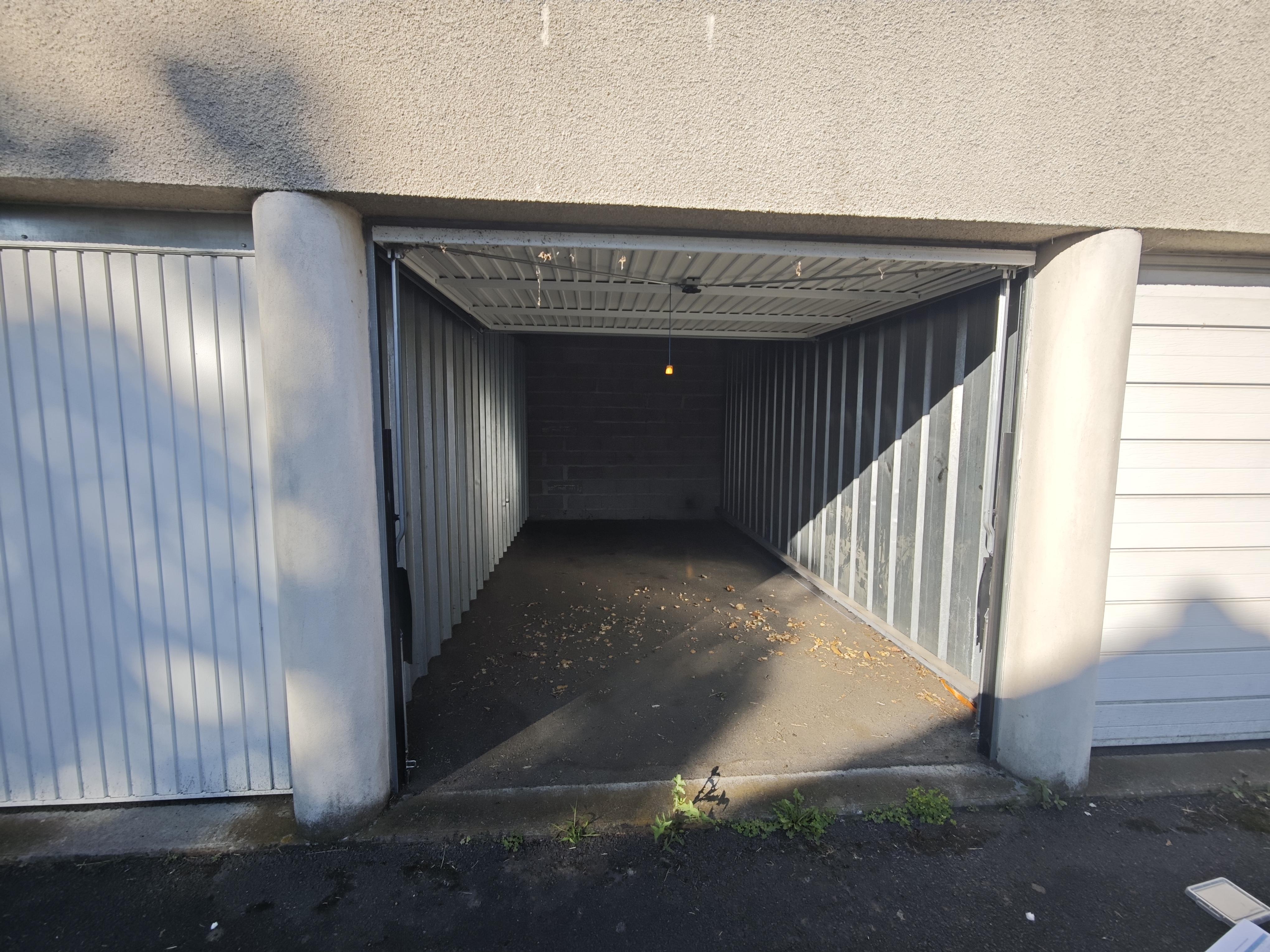 Garage/ Box 15m² - Le Cendre
