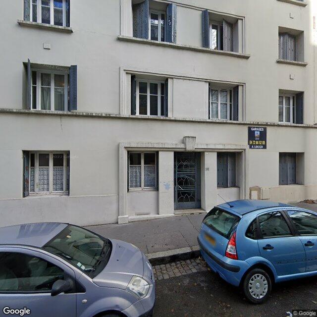 Cave au demi sous sol Saint Louis Jean