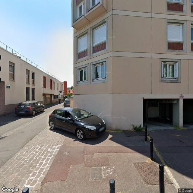 Box de 26 M2 à louer dans résidence