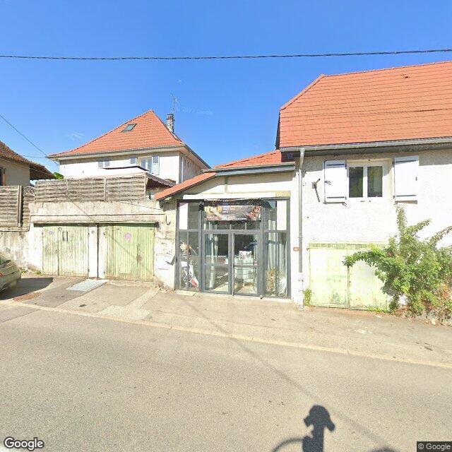 Local de 180 m² à louer – Aoste