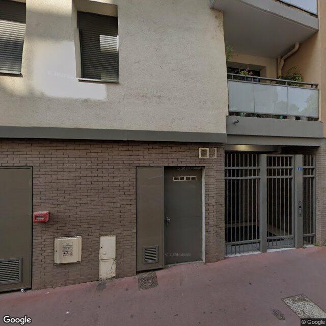 OULLINS CENTRE Box garage 12m2 parking souterrain
