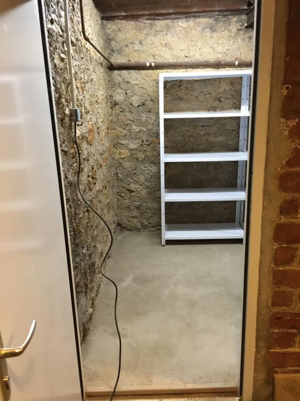 Cave 13m2 Bd Haussmann pour self stockage