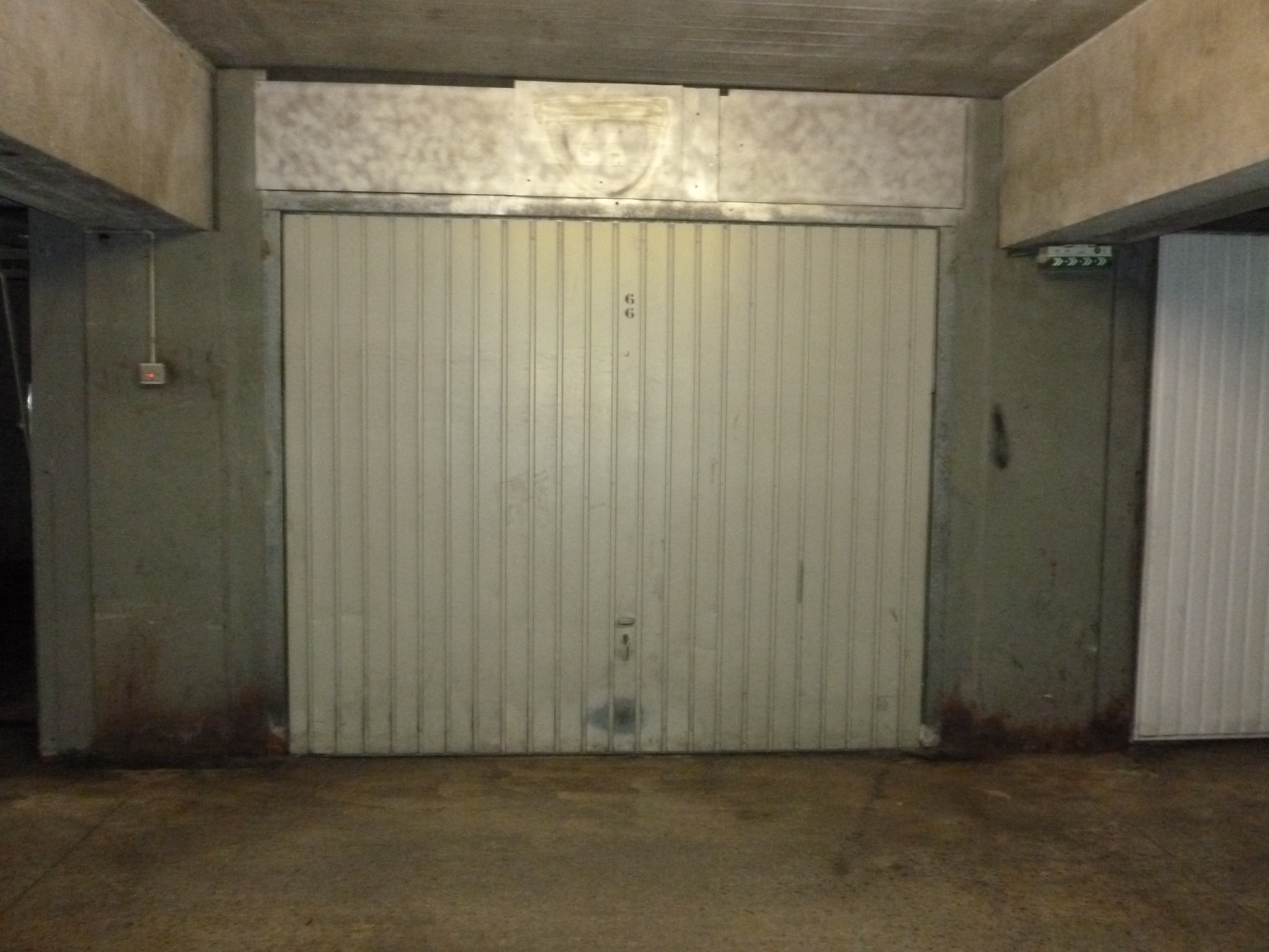 INTRA - Box à louer - STATIONNEMENT