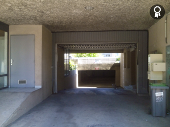 INTRA - Box fermé - parking individuel -